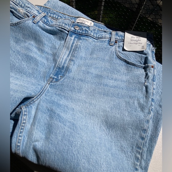 Abercrombie & Fitch The 90s Straight Ultra High Rise Light Wash Jeans 20 LONG - Picture 16 of 17
